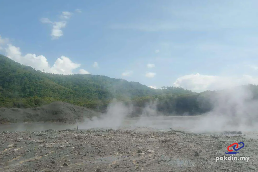 ‘Tidur’ 91 tahun, Kawah Nirwana di Lampung, Sumatera kembali meletus